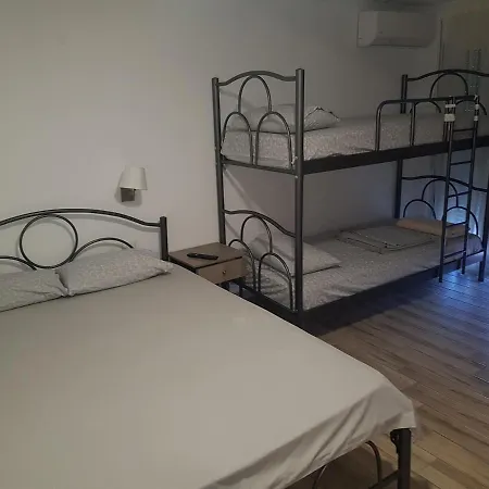 Giannis Apartmán *